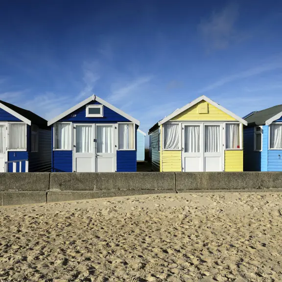 Strandhuisjes naast elkaar